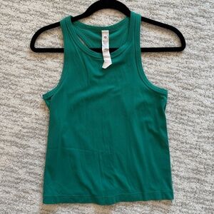LIKE NEW! lululemon Align Waist-Length Racerback Tank Top - Green - 8